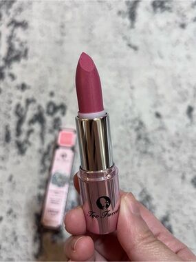 Too Faced Lip Of Luxury Champagne Essence Lipstick cupcake discontinued